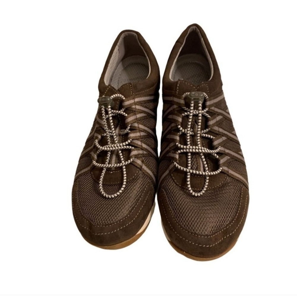 Women's Dansko Honor Shoes Sneakers in Brown Stain Resistant Suede Size 10.5